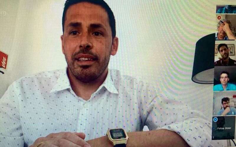 El alcalde de Telde, Héctor Suárez, durante la mesa redonda telemática (Foto TA)